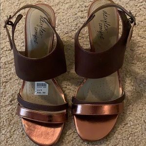 Women’s brown and copper size 9 wedges